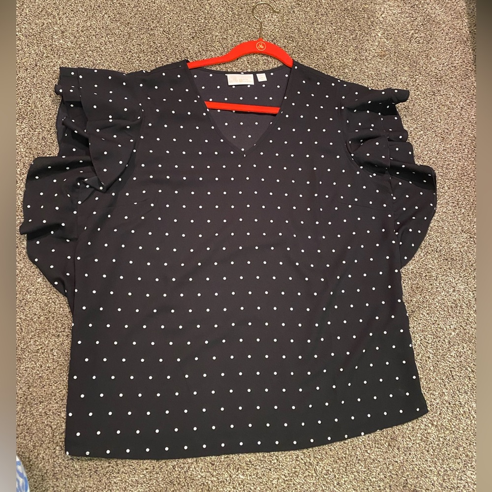 Women’s Polka Dot Scalloped Sleeve Blouse